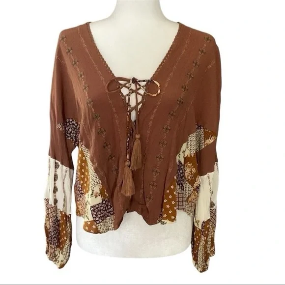 Miss Me Women's Bohemian Patchwork Peasant Lace-Up V-neck Blouse Size L … - Picture 3 of 10